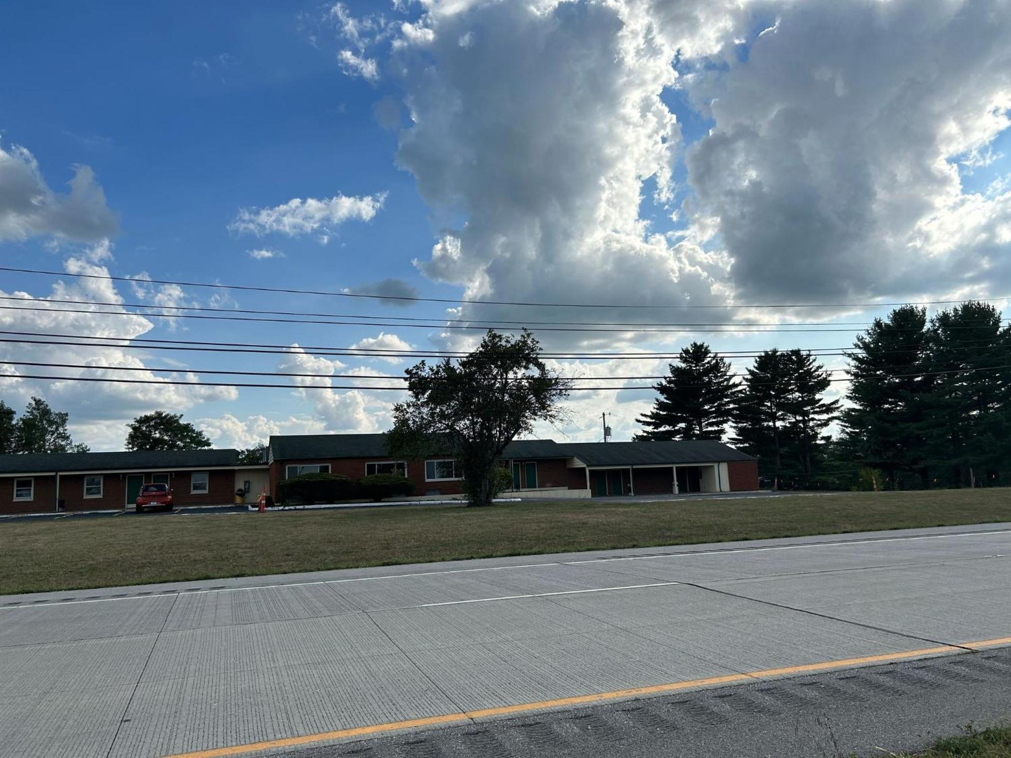 Hillcrest Motel By Oyo Aurora Near Lawrenceburg Exterior foto