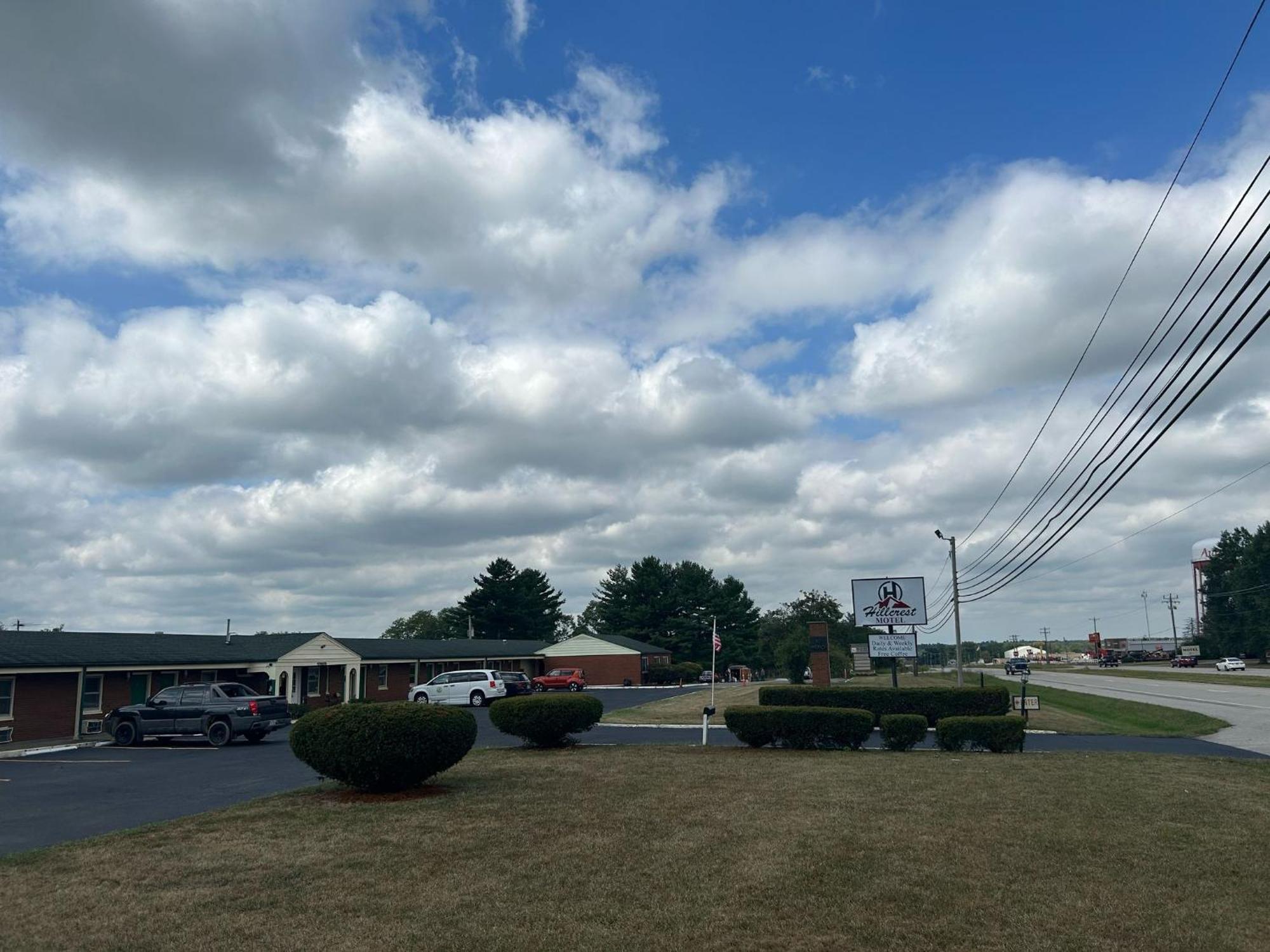 Hillcrest Motel By Oyo Aurora Near Lawrenceburg Exterior foto